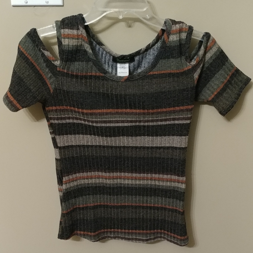 Beware! Womeens sweater size x-large